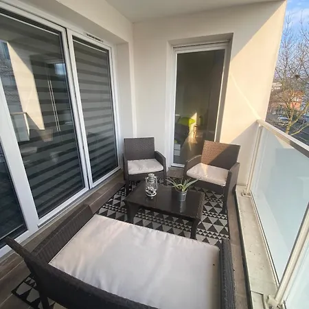 Confort Avec Parking Et Loggia Appartamento *